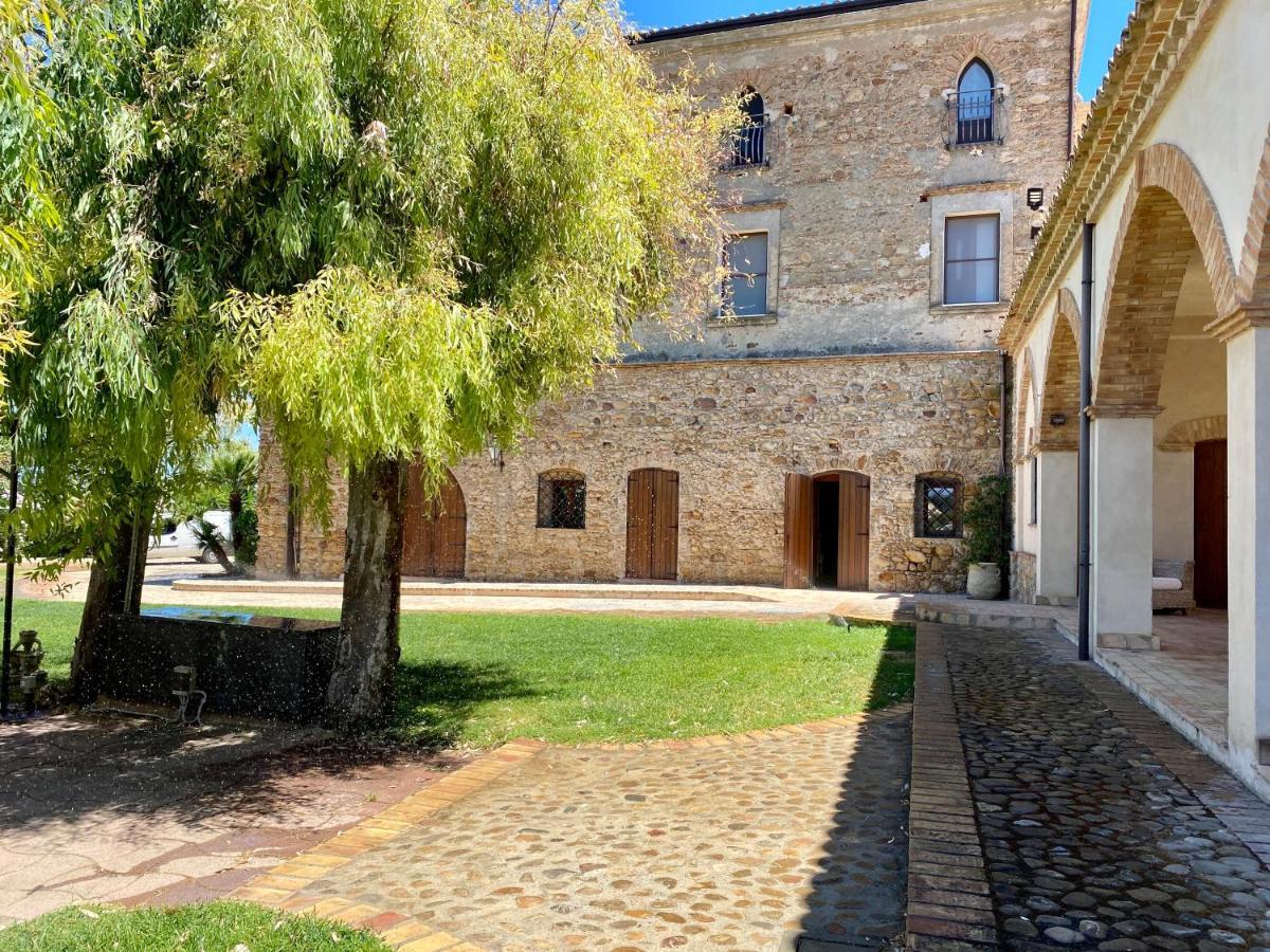 Le Colline Del Gelso-Masseria Mazzei Konuk evi Rossano Dış mekan fotoğraf