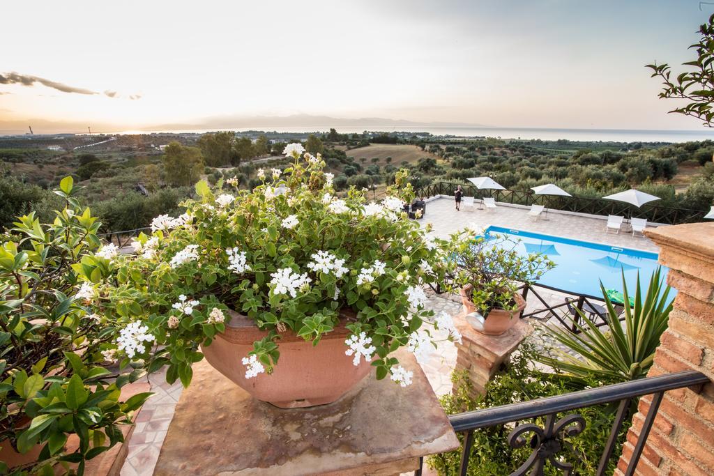 Le Colline Del Gelso-Masseria Mazzei Rossano Dış mekan fotoğraf